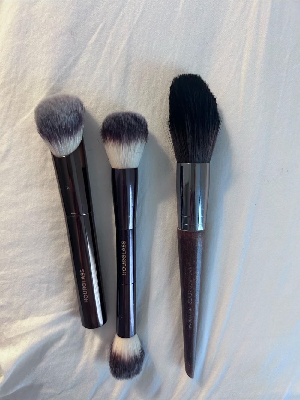 Hourglass Powder and Dual Ended Brushes and Make Up Forever Powder Brush